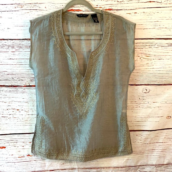 New York & Company Sheer Embroidered Tunic Top XS - Picture 3 of 9
